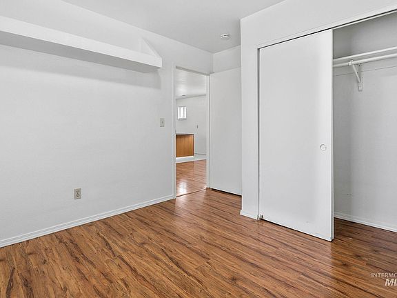 5th image of 2803 College Ave