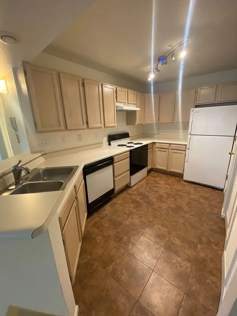 Building Photo - 1830 W Centennial Dr #208