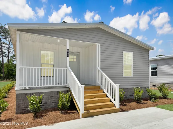 1017 Pine Ridge Court, Castle Hayne, NC 28429