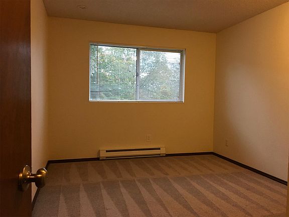 5th image of 3843 Fremont Ave N APT 302