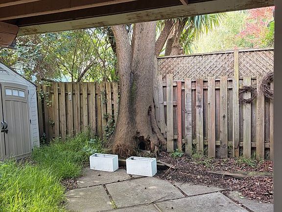 2nd image of 407 Maple St APT 6