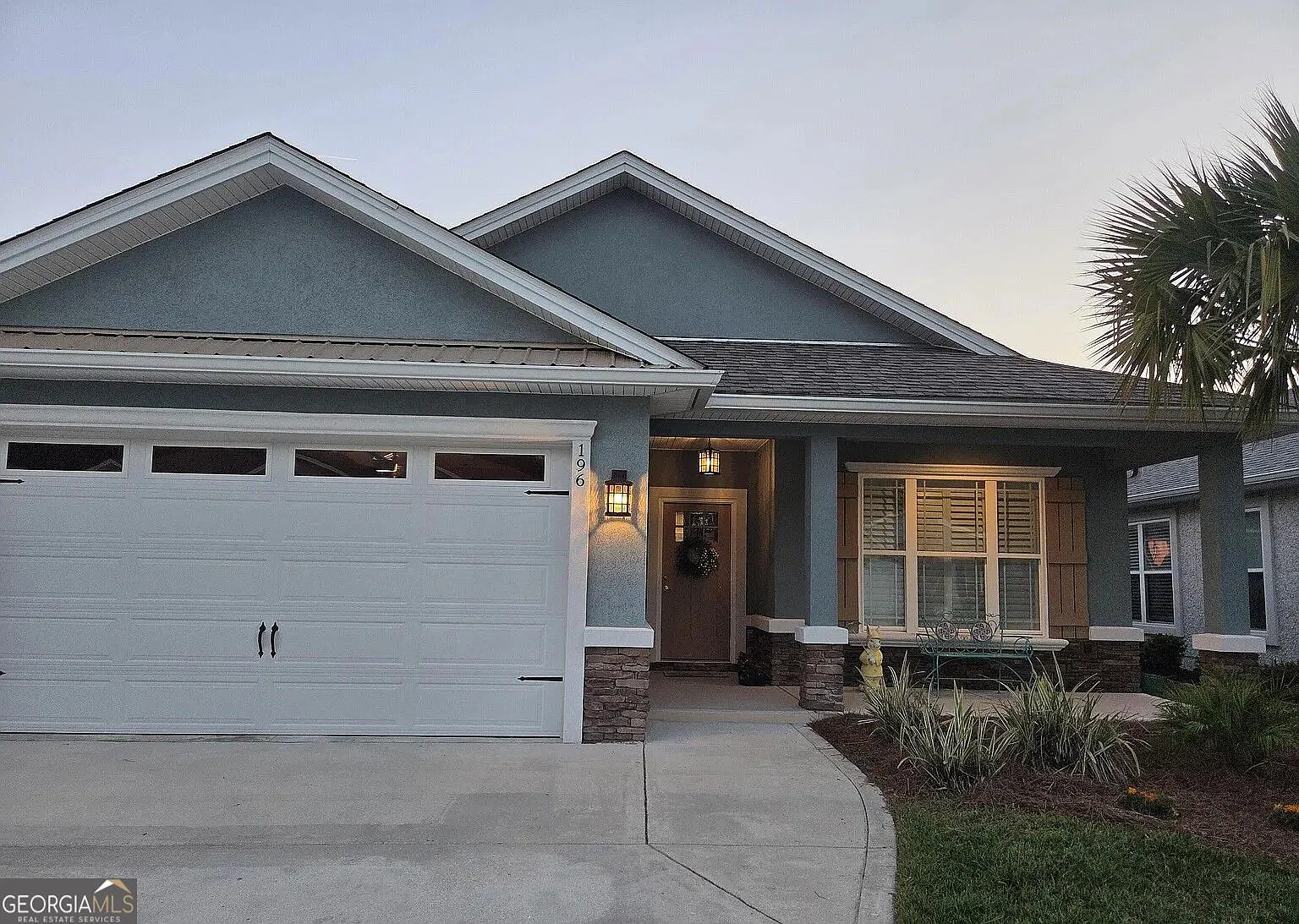 3 bed, 2.0 bath, 2152 sqft, $2,200 — Photo 2