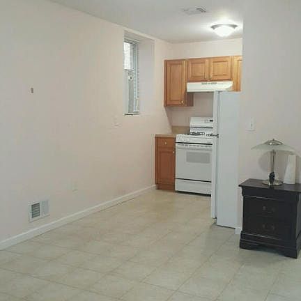 4th image of 27 Cambria St
