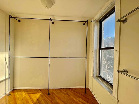 5th image of 257 20th St #B