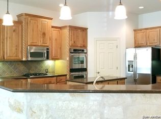 1135 Via Belcanto, San Antonio, TX 78260