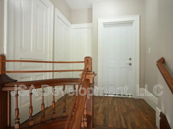 519 E 3rd St #2, Waterloo, IA 50703