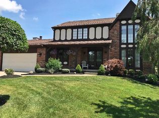 14 Oakwood Cmn, Lancaster, NY 14086