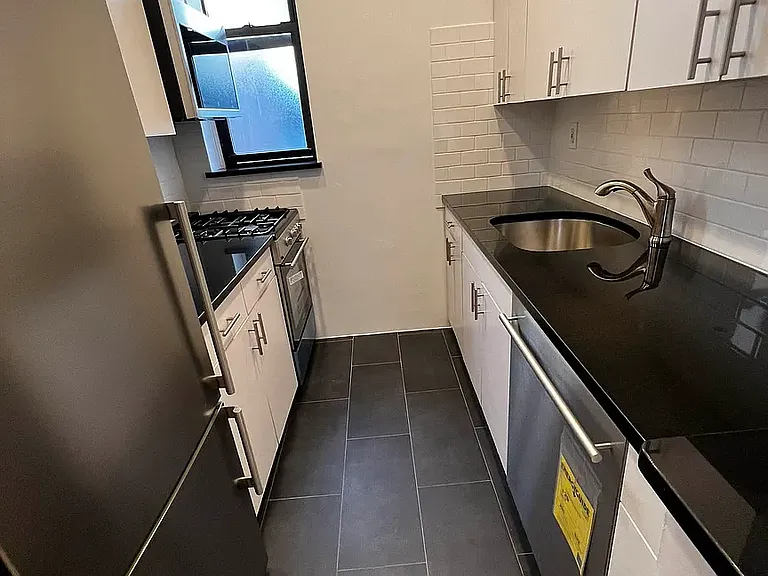 642 Amsterdam Ave #3A — Photo 8