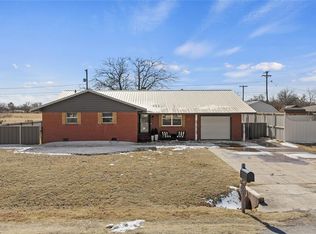 521 E Florida Ave, Waurika, OK 73573
