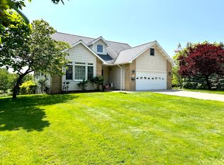 507 9th St, Manistee, MI 49660