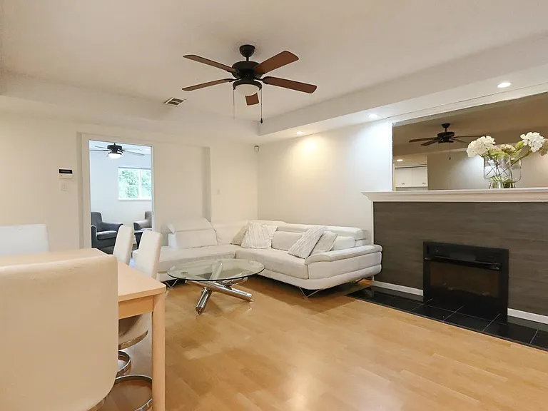 660 Kenwood Rd — Photo 29