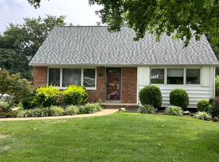 8770 Glenwood Dr, Saint Louis, MO 63126
