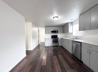 Wonderful property with brand new finishes available now!, Portland, OR 97266