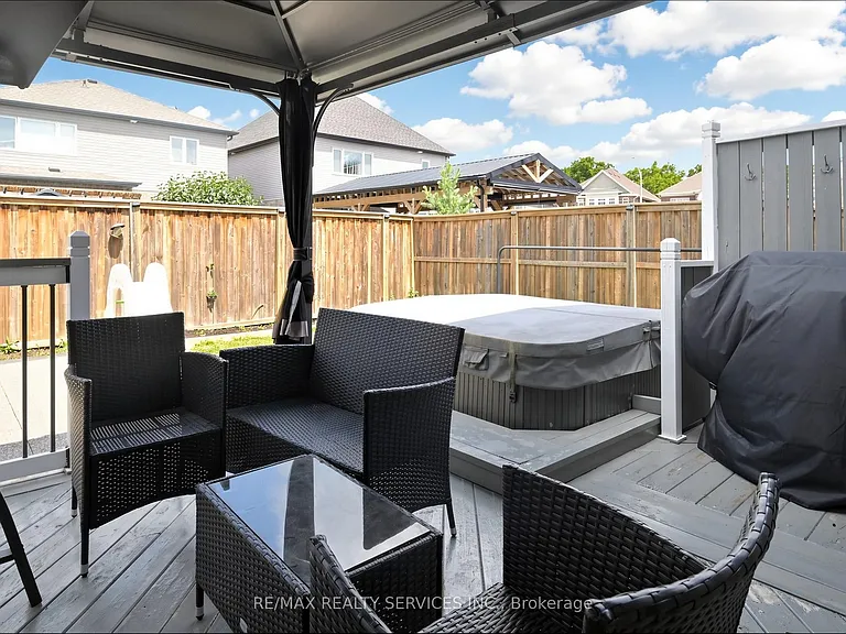 291 Hardcastle Dr — Photo 38