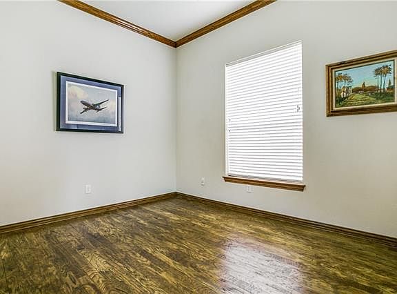 3rd image of 520 Breton Dr