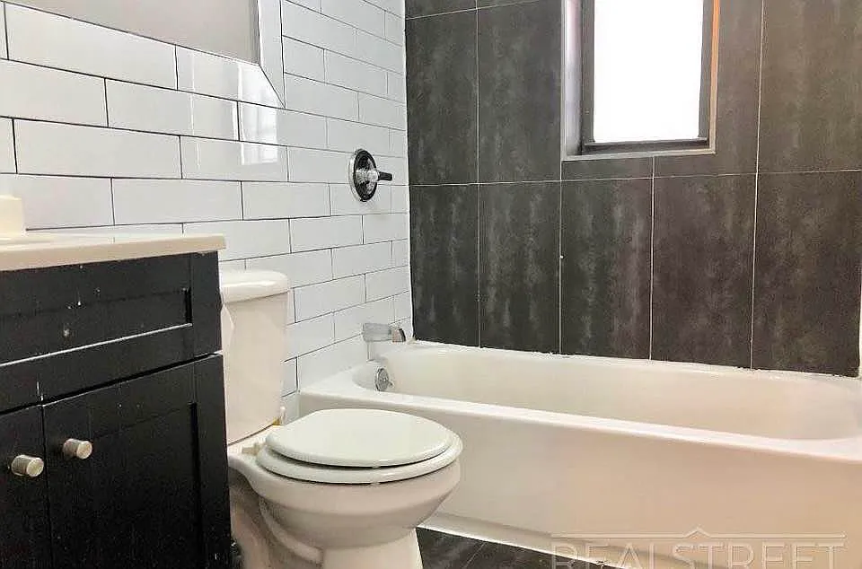 Building Photo - 2080 Ocean Ave #3A