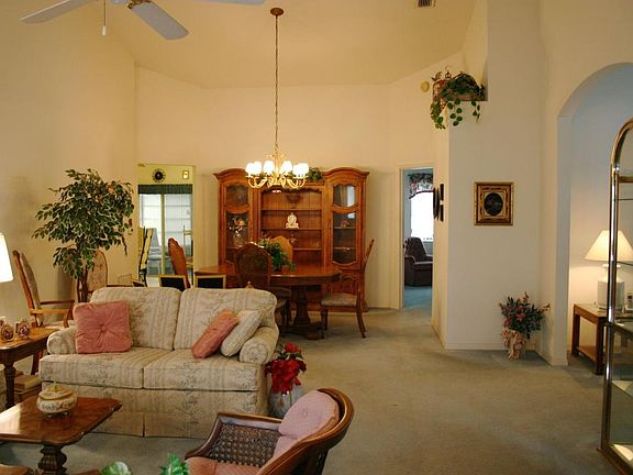 5th image of 320 NW Tuscany Ct
