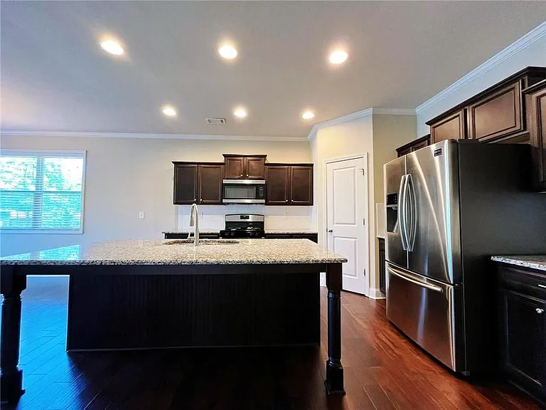 330 Holdings Dr — Photo 8