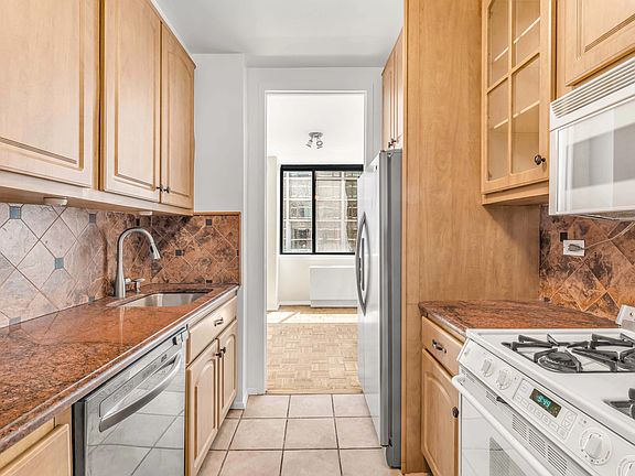 4th image of 245 E 93rd St APT 19J