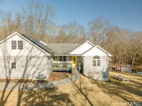 10 Meadow Brook Circle, Lisbon, CT 06351