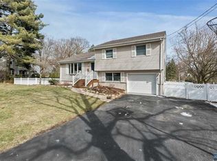 140 Lindbergh Pkwy, Waldwick, NJ 07463