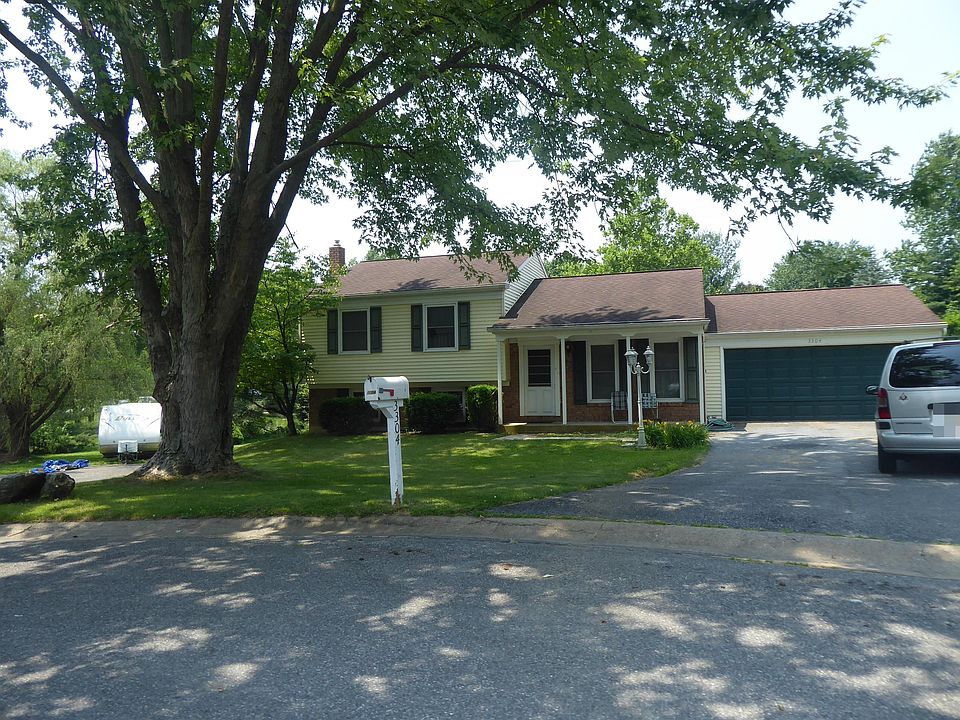2nd image of 3304 Pin Oak Ln