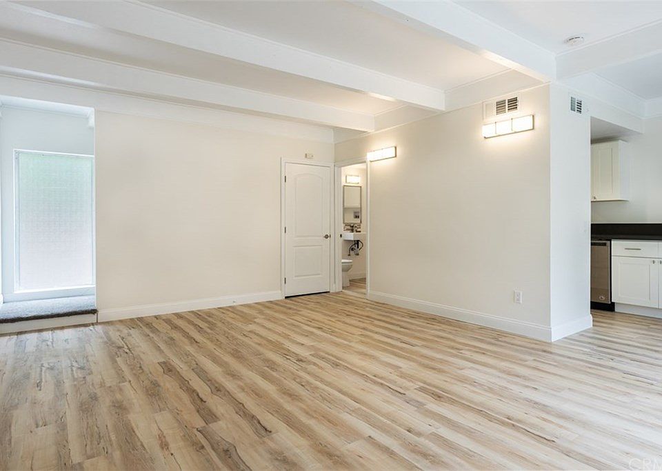 1st image of 210 Coolcreek Ln #20