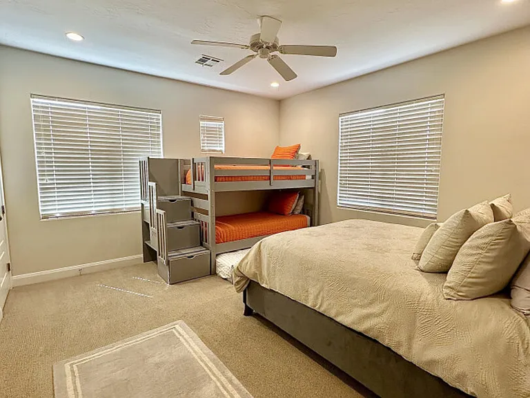 E Bay Hill Dr — Photo 22