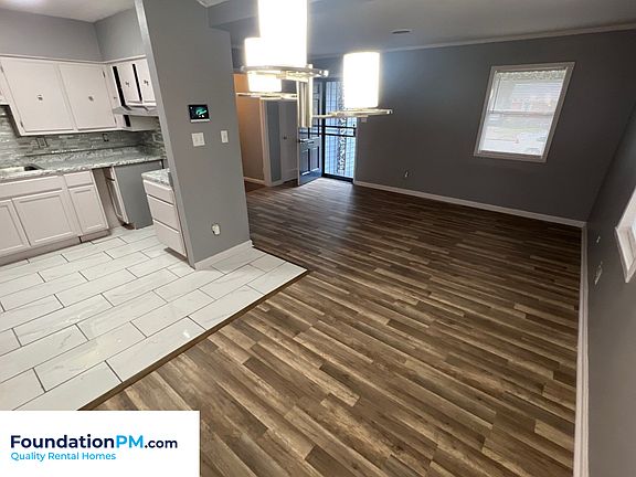 4th image of 2412 Gentry Ave