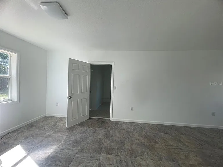 525 E Helen Ave — Photo 12