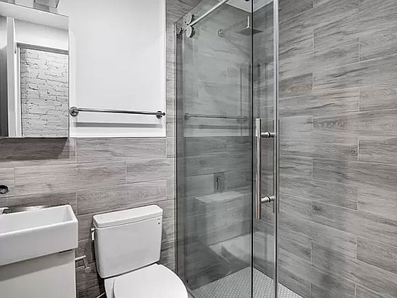 5th image of 322 E 90th St #4D