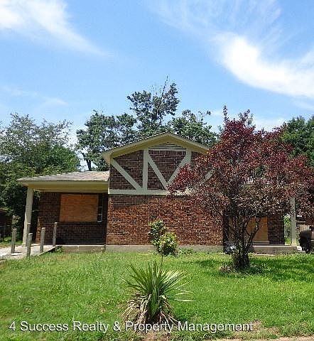 1st image of 3193 Forest Glen St