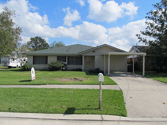 2nd image of 2118 Maple St