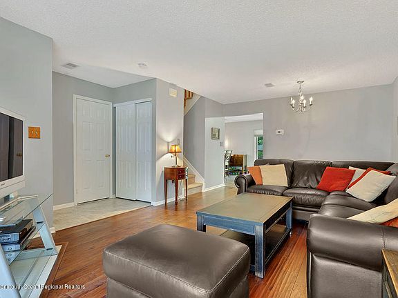 3rd image of 22 Remington Dr APT 4