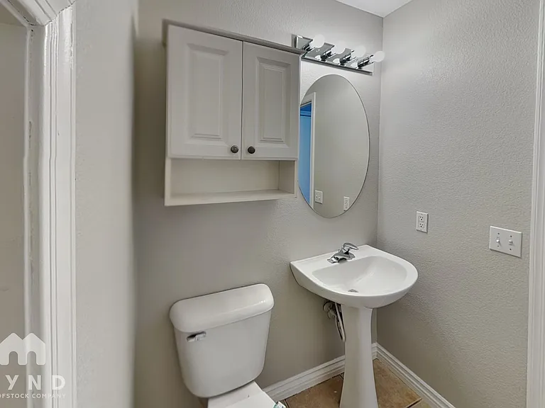 695 Emerald City Ave — Photo 16