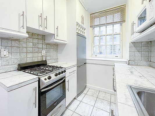 1st image of 516 E 78th St #1