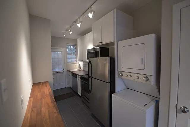 2808 S Compton Ave #2S — Photo 4