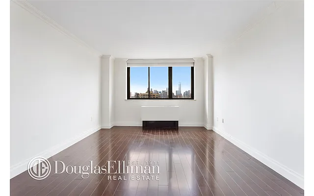 Rented by Douglas Elliman | media 23