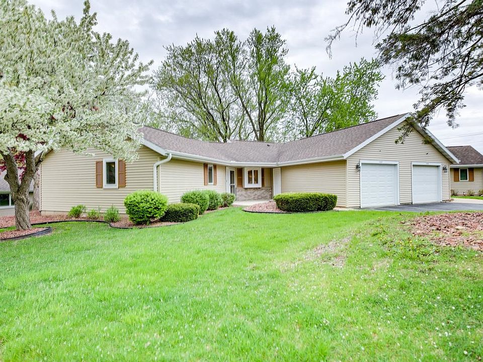 1st image of 102 Oxford Ln