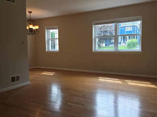 346 Maple Ave APT 2, Oradell, NJ 07649