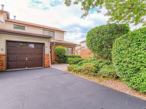 2nd image of 307 Columbine Ln