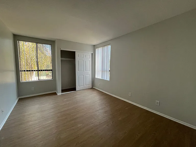 6310 Sylmar Ave — Photo 65