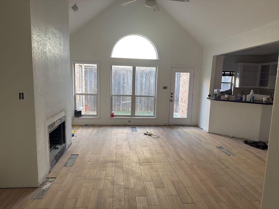 2nd image of 5762 Belmont Ave