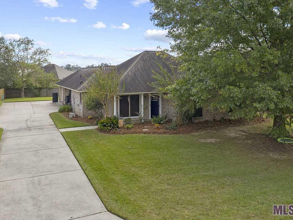 1st image of 30366 Blue Heron St