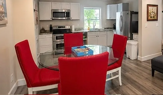 3103 Saxon Dr — Photo 27