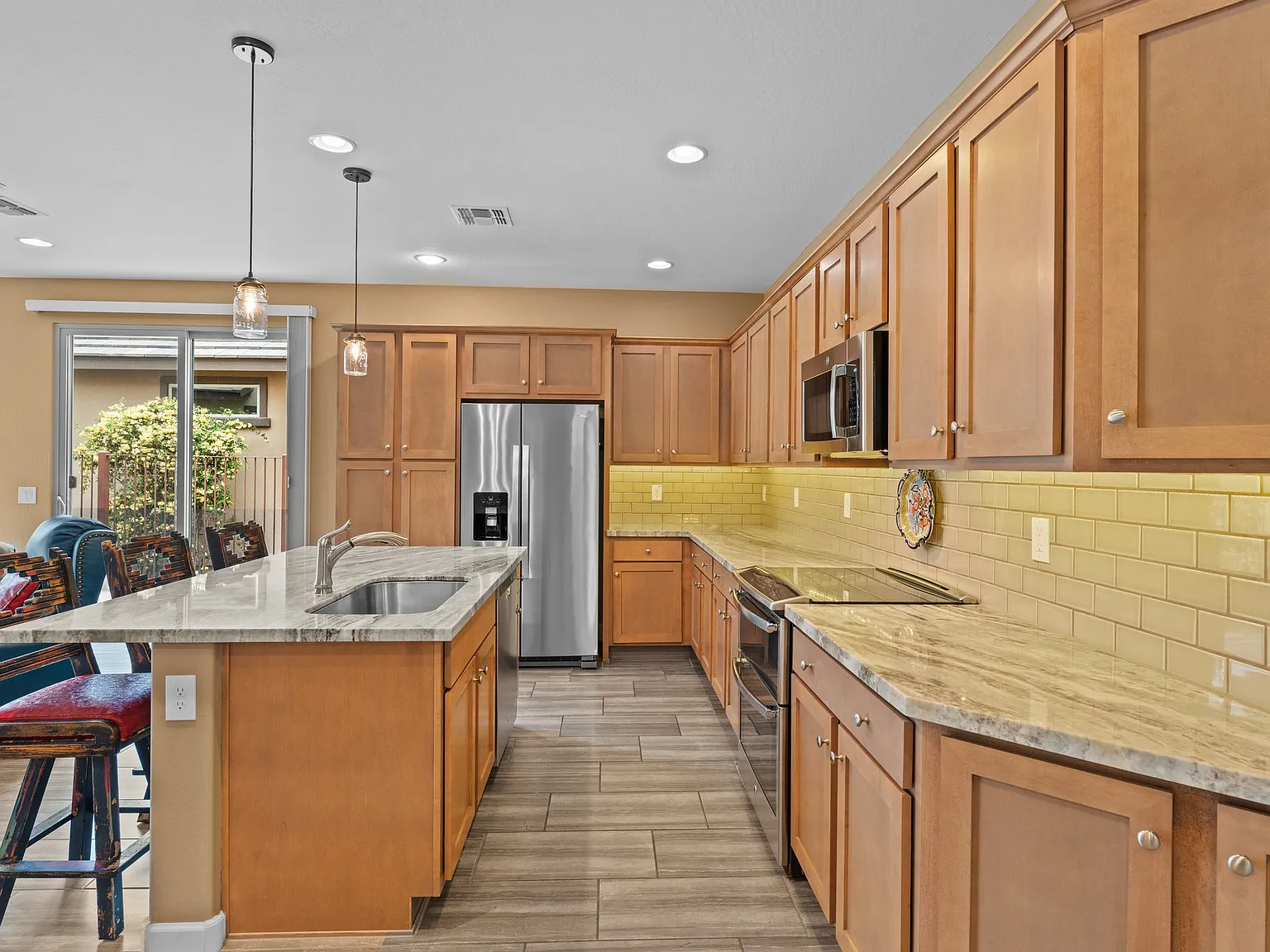 2 bed, 1219 sqft, $2,800 — Photo 2