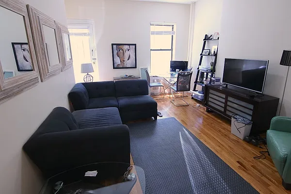 Rented by JK Dansar Corp | media 19