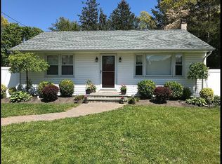 5 Vautrin Ave, Holtsville, NY 11742