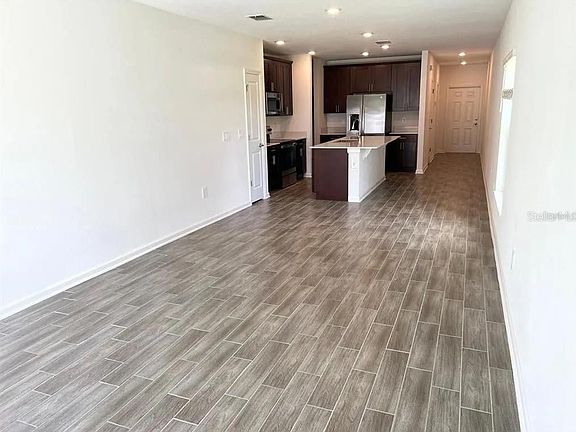 3rd image of 527 Jett Ln