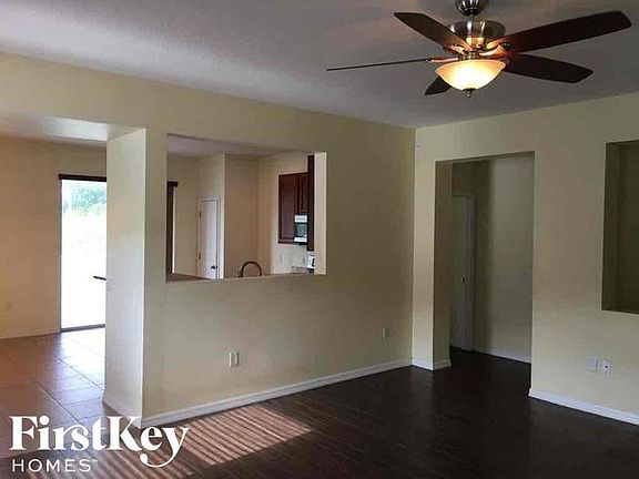3rd image of 3255 Ogden Dr